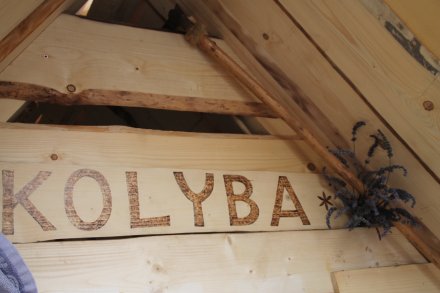 Pokazy robienia serów pasterskich w kolbybie w Parku Kopczyńskiego w Wiśle